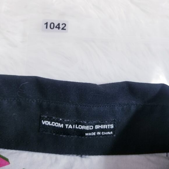 VOLCOM Stone Boardwear Casual Button Front - Picture 12 of 12